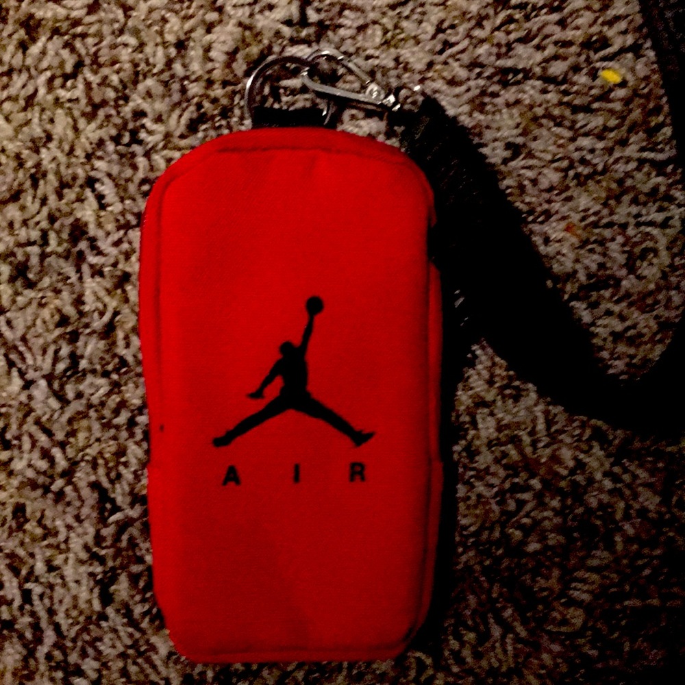 Jordon wallet it’s for 10$